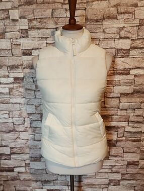 Old Navy  White Puff  Vest